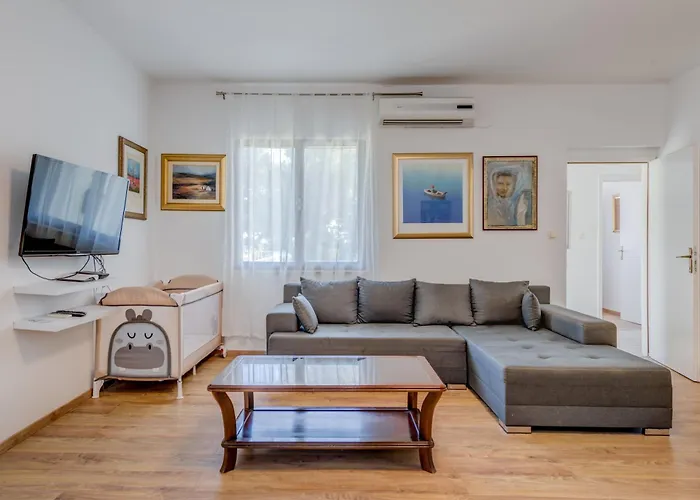 Meje Seafront Suite