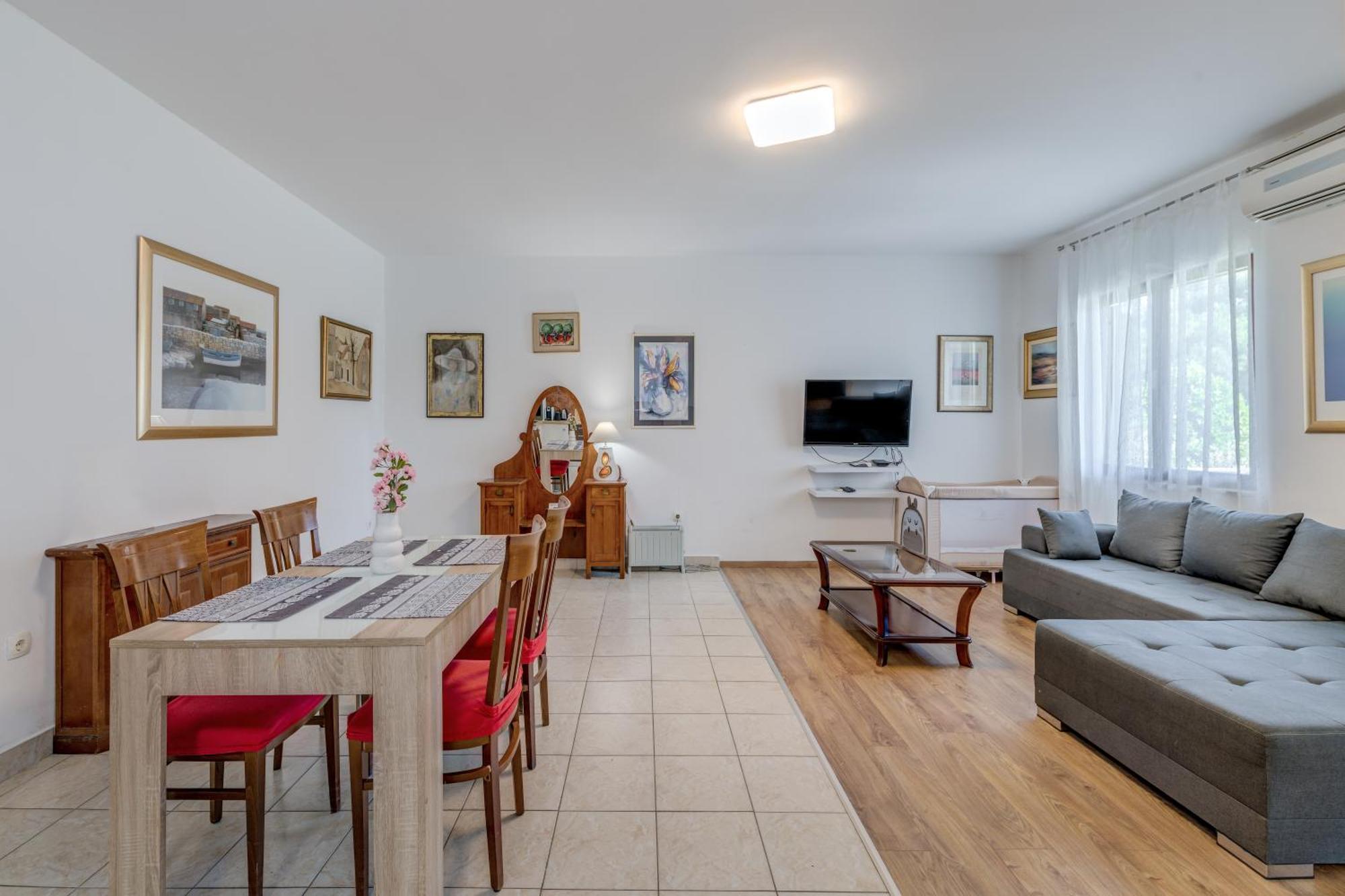 Meje Seafront Apartment
