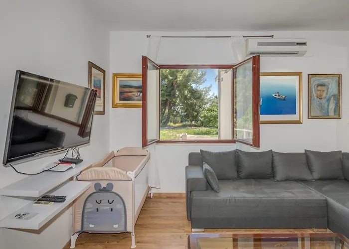 Meje Seafront Suite